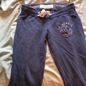 Joggers/sweatpants with tight bottoms